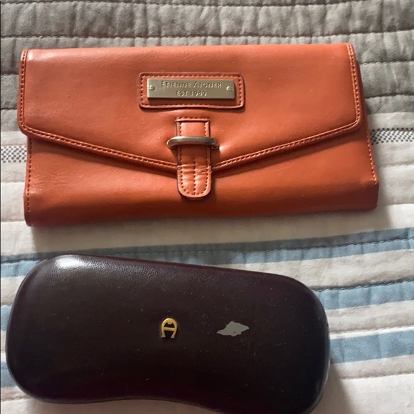 π Etienne Aigner Wallet & free eye glass case π - Picture 4 of 7